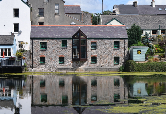 Piece Regen in Pembroke